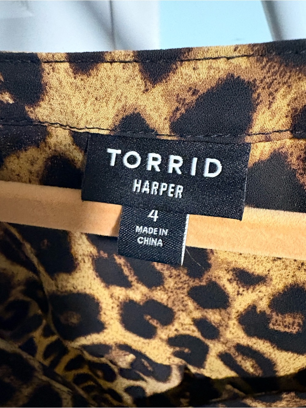 Torrid Harper Leopard Print V-Neck Blouse - Brown and Black Size 4x - Picture 3 of 4
